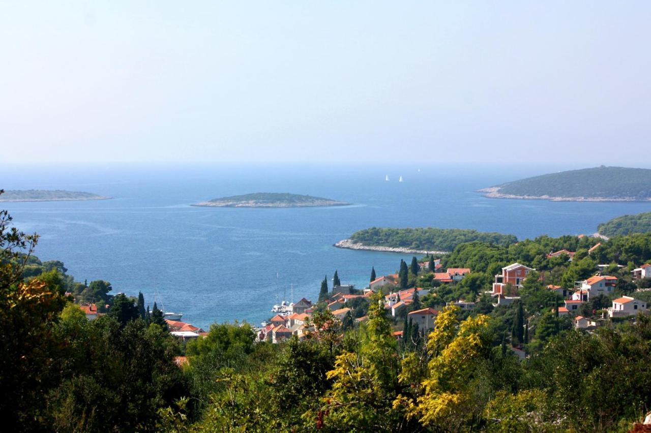Apartments By The Sea Maslinica, Solta - 14748 Екстериор снимка