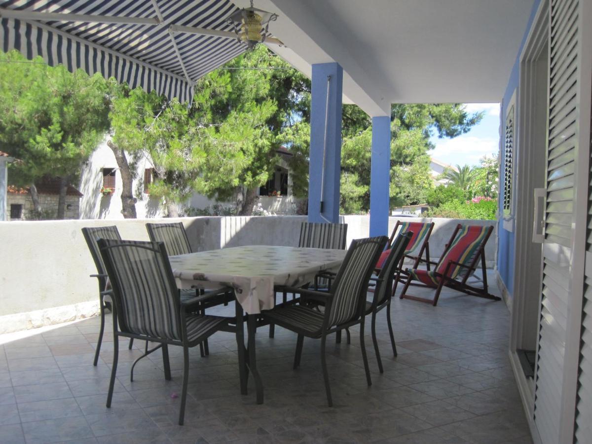 Apartments By The Sea Maslinica, Solta - 14748 Екстериор снимка